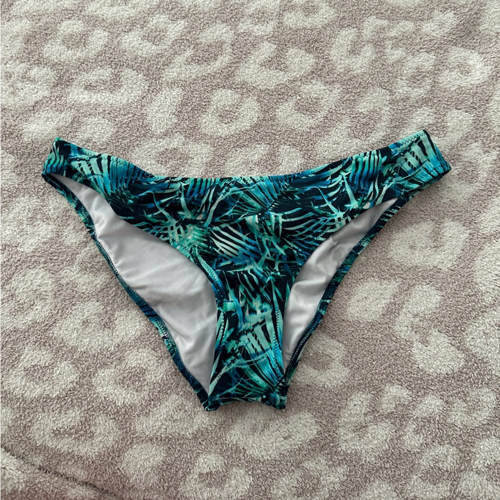 CHEEKY BIKINI BOTTOMS